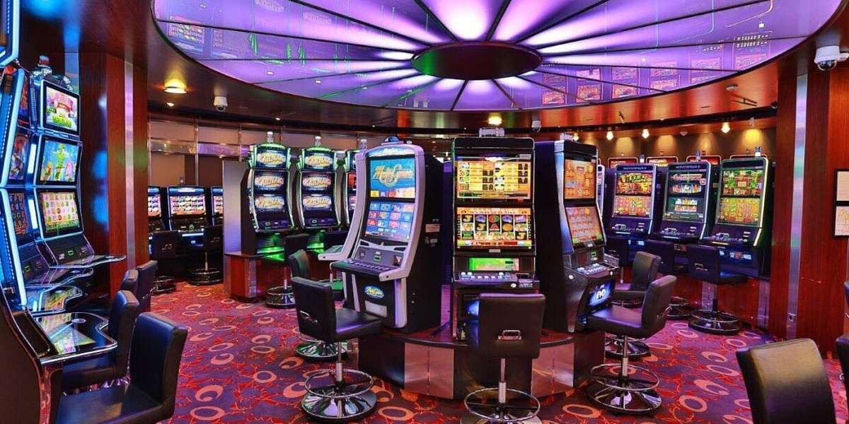 Online vs. Land-Based Casinos: Which Is Right for You?