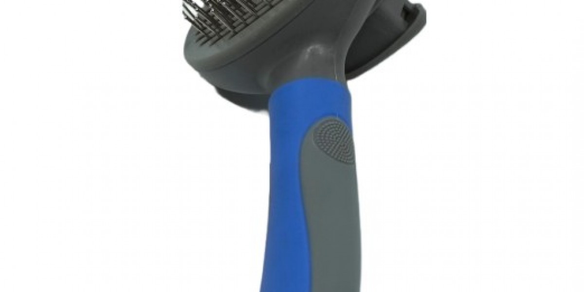Opey Comb Designed to Untangle Knots from Pet Hair Gently