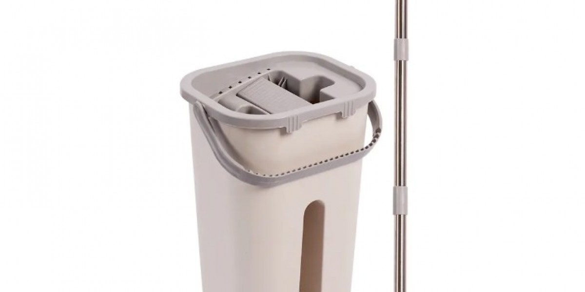 A Convenient Cleaning Solution: Flat Spray Mop In Everyday Use