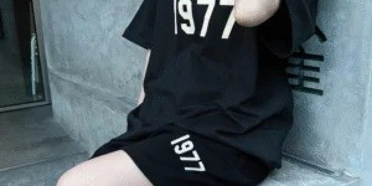 1977 Essentials Quality Breakdown – Fabric & Fit
