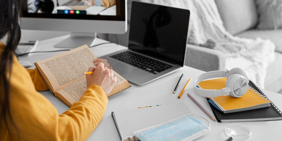 The Benefits of BBA and Why Online BBA in India Makes Sense